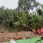 Deslizamento de terra atinge casas em Olinda; Duas pessoas estão desaparecidas