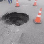 Cratera interdita trecho da BR-101 Sul em Jaboatão dos Guararapes