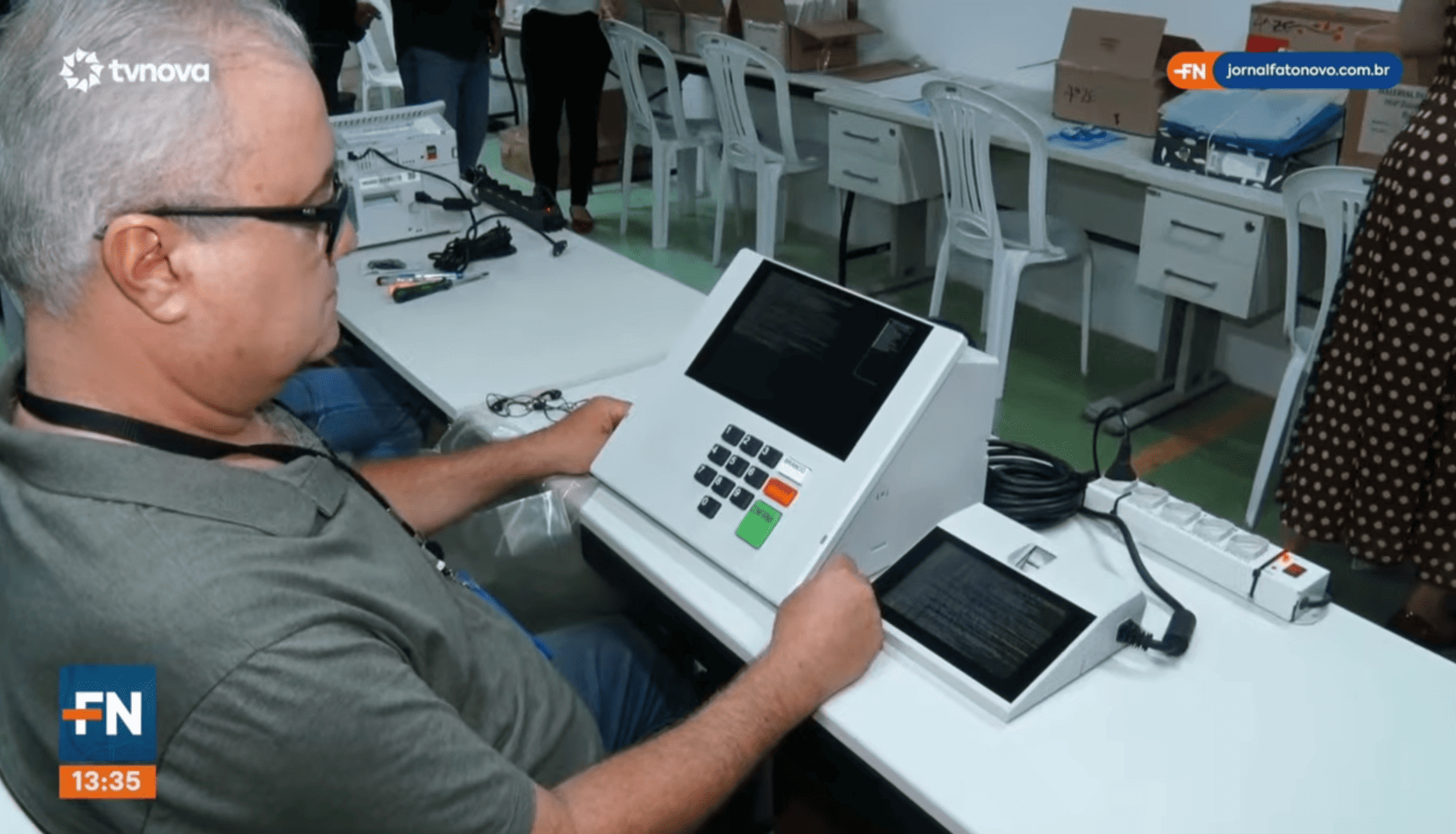 TRE-PE inicia preparação de urnas eletrônicas para o segundo turno das eleições 2026