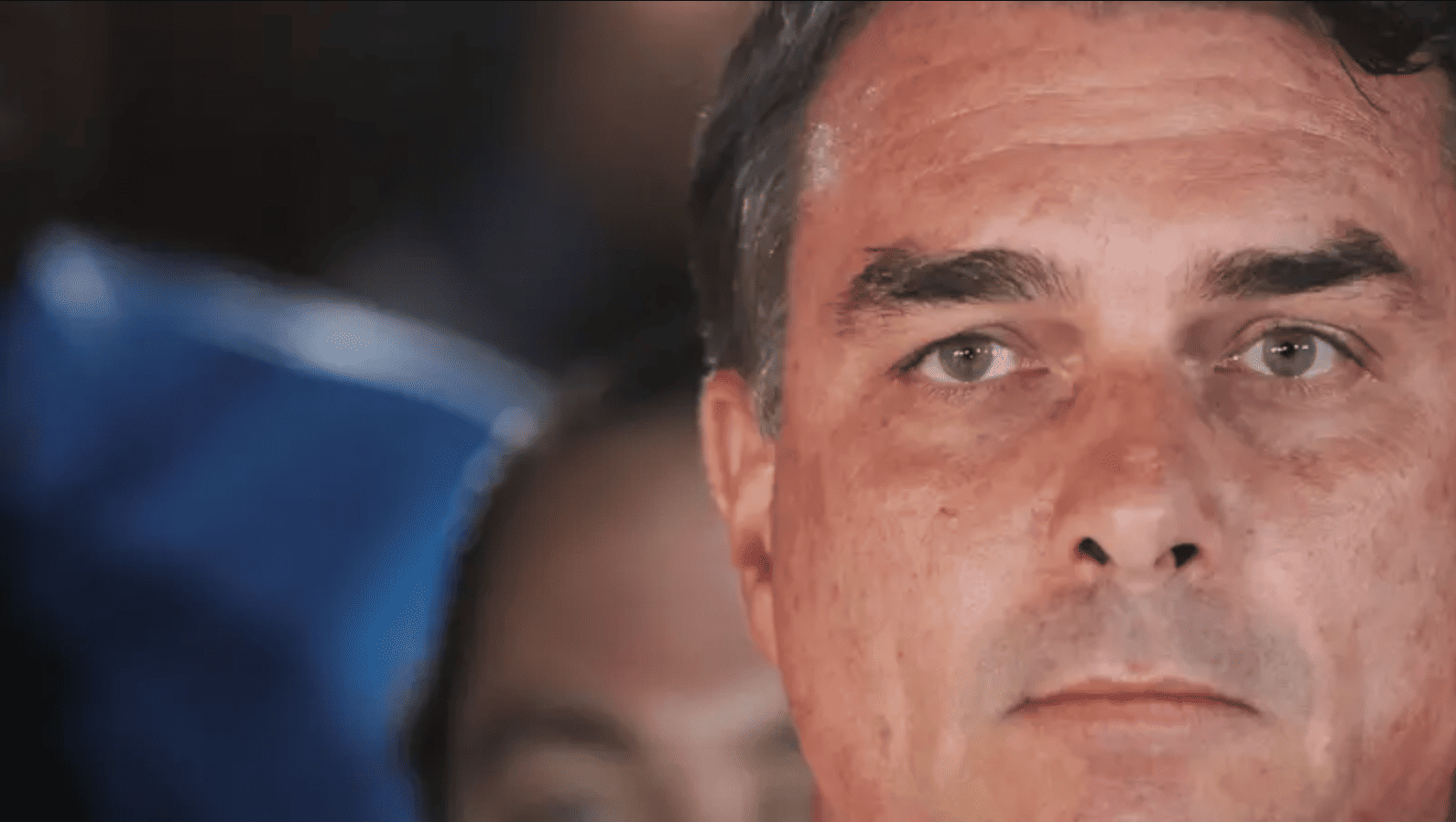 Aliados confirmam saída de Flávio Bolsonaro do Brasil e apontam viagem aos Estados Unidos