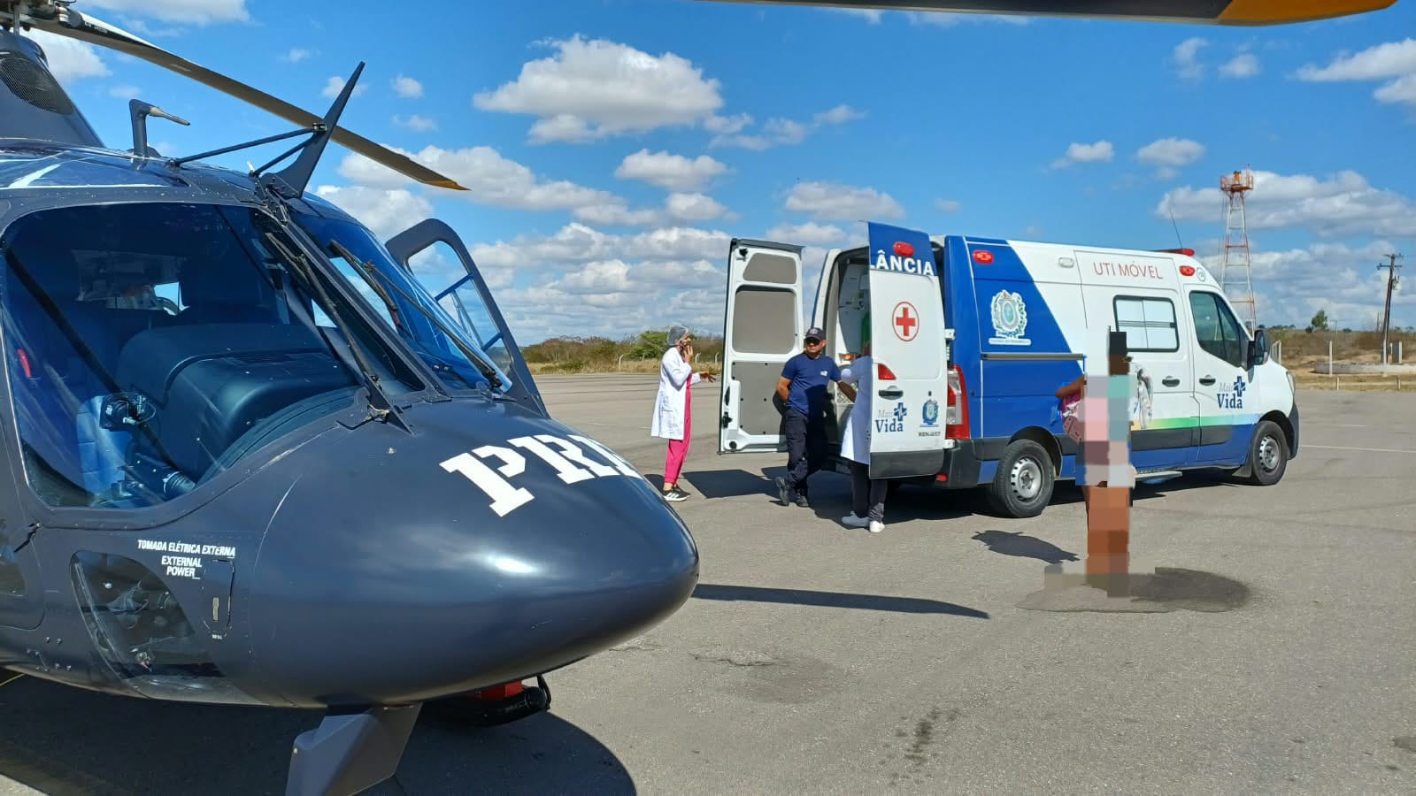 Bebê com insuficiência respiratória é levado de helicóptero ao Recife