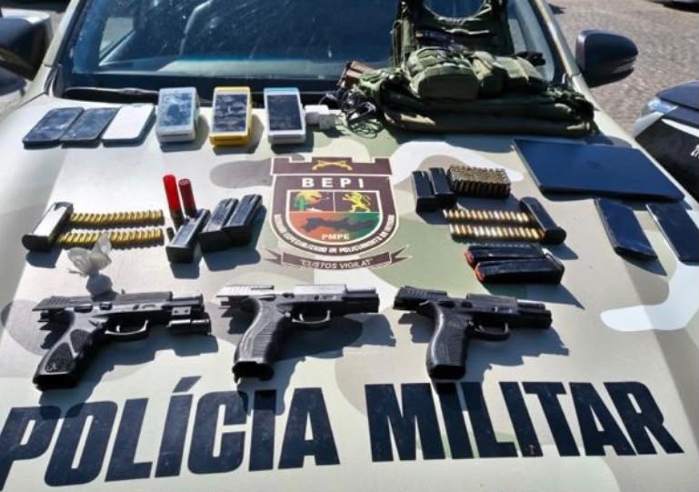 Operação apreende armas, munições, drogas e colete balístico em São José do Belmonte