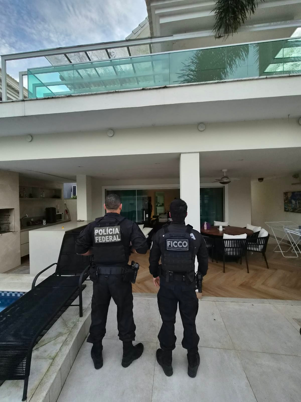 Operação mira líderes de organização criminosa envolvida com tráfico de drogas e homicídios no Grande Recife