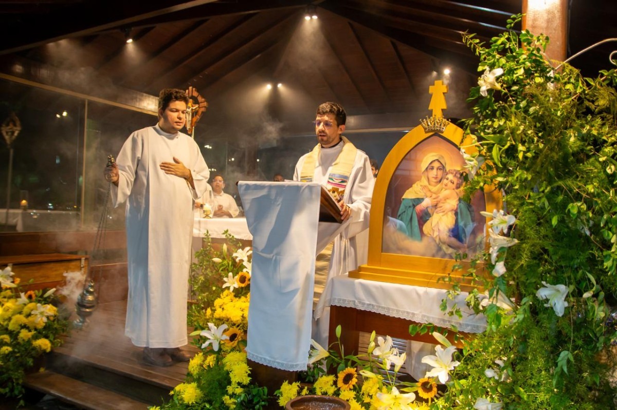 Novena e Festa do Santuário Mãe Rainha reúne programação religiosa em Olinda